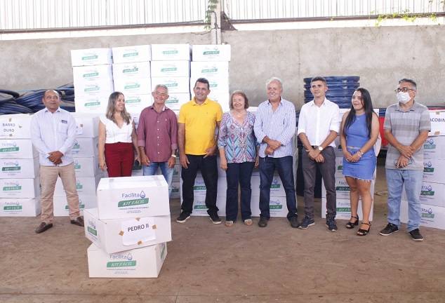Associações agrícolas recebem kits de irrigação da Codevasf